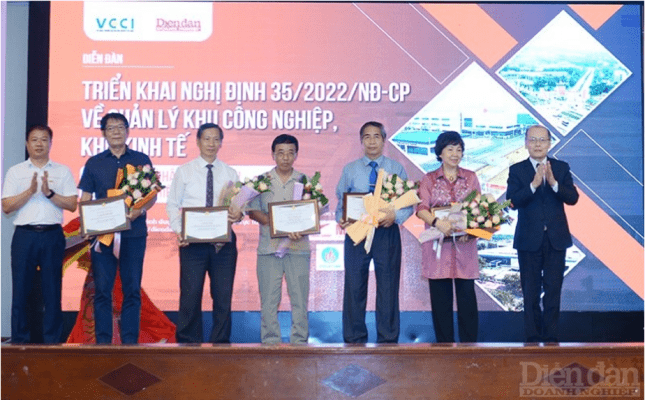 Trao chứng nhận bình chọn Khu Công nghiệp tiêu biểu Việt Nam 2022